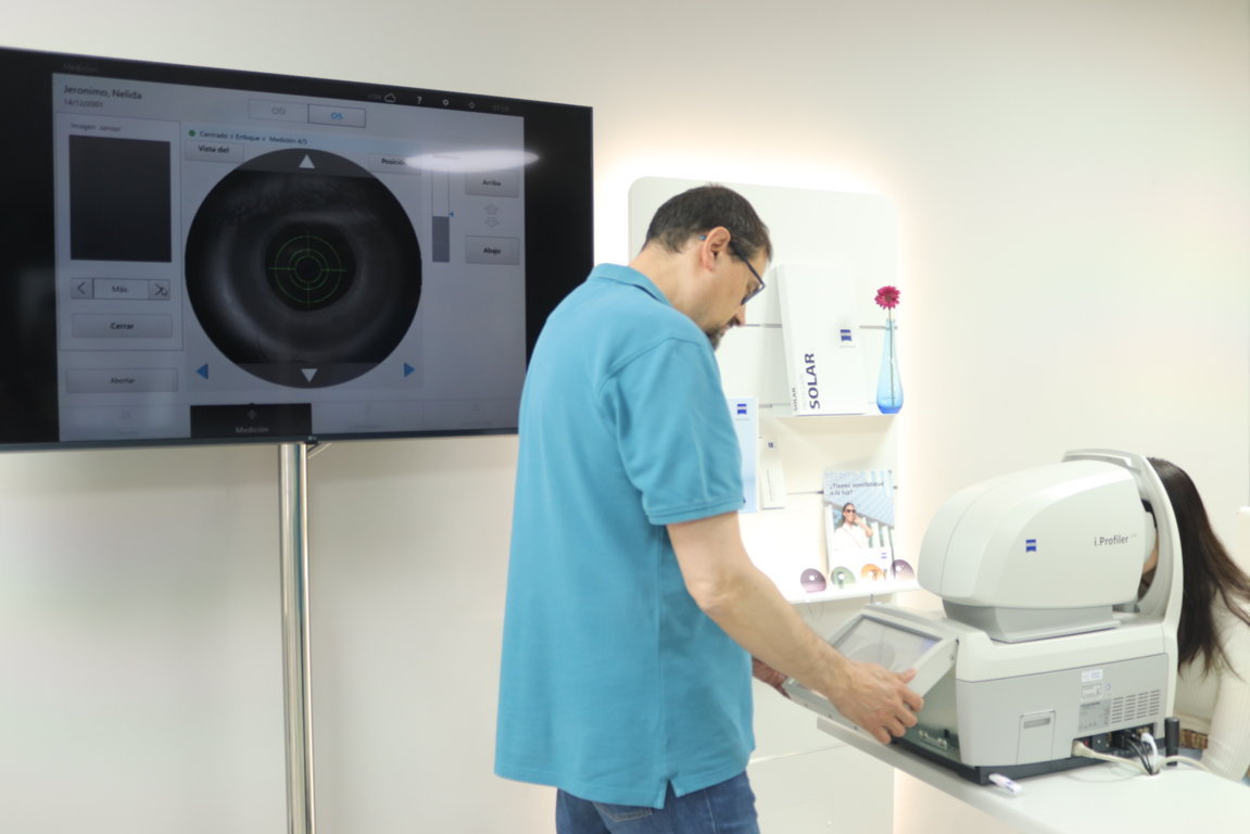 Topografía corneal en Ópticas Jerónimo Ciudad Real